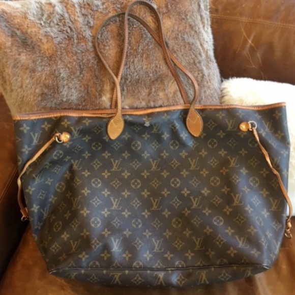 Louis Vuitton Bag - Picture 2 of 3